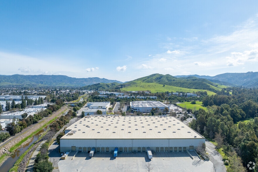 More Photos Of 3935-3949 Heritage Oak Ct, Simi Valley Distribution For Lease