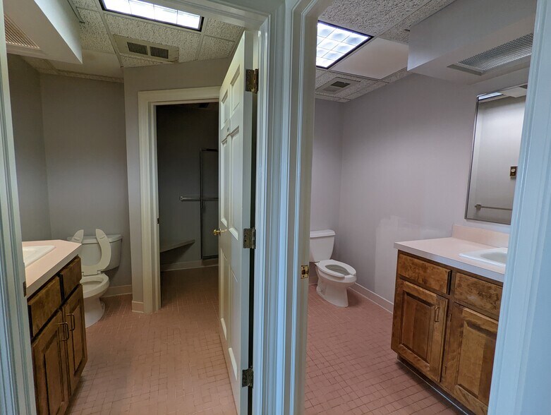 More Photos Of 2430 Southland Dr, Chester Office For Sale