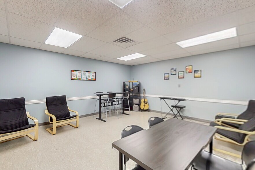 More Photos Of 7 Waterloo Rd, Stanhope Office For Sale
