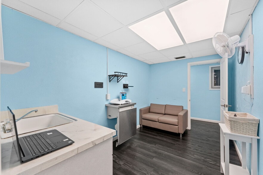 More Photos Of 1029 Sarno Rd, Melbourne Medical For Sale