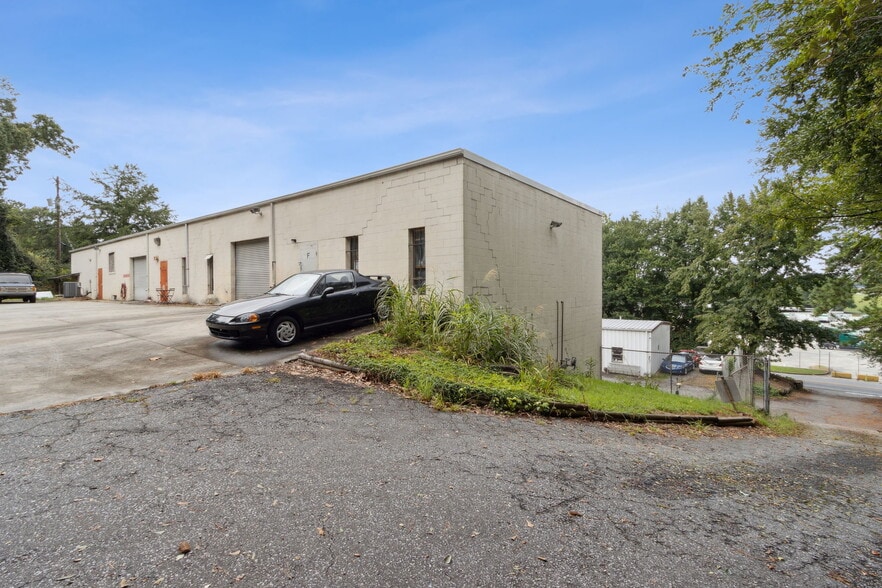 More Photos Of 1875 Airport Industrial Park Dr, Marietta Industrial For Sale