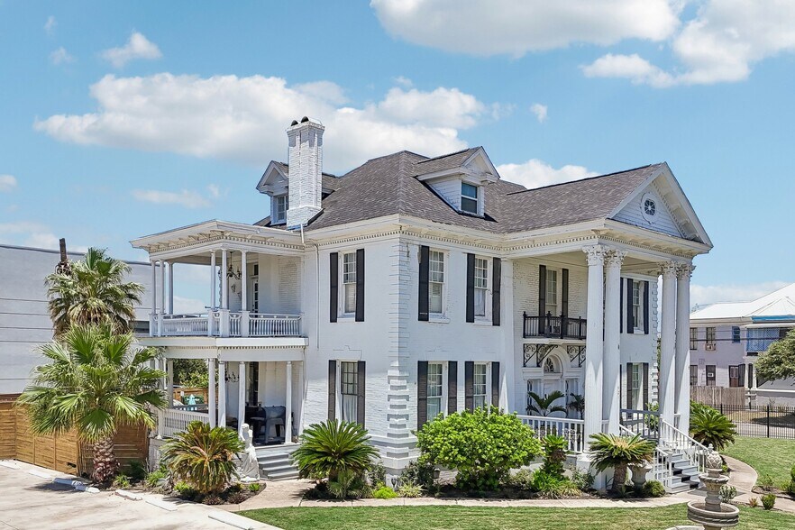More Photos Of 421 Howard St, San Antonio Hospitality For Sale