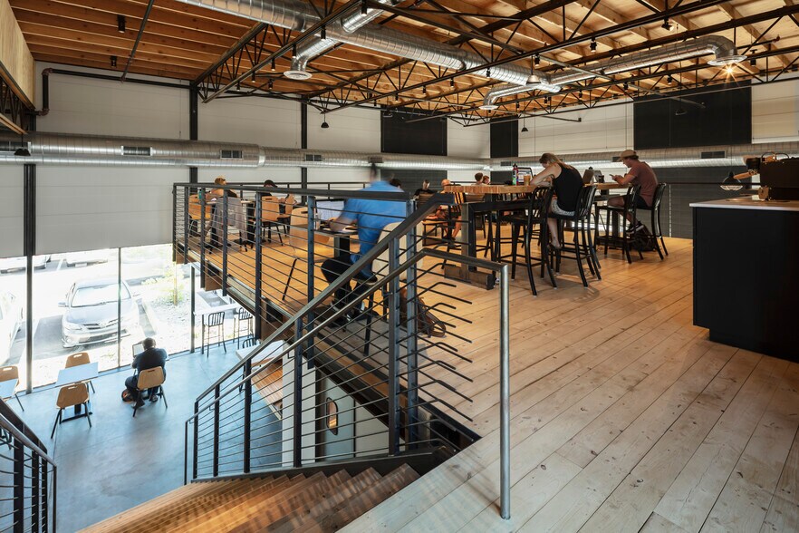 More Photos Of 10443 N 32nd St, Phoenix Freestanding For Sale