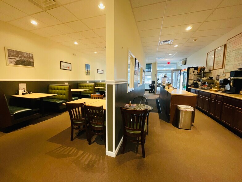 More Photos Of 439 Pittsfield Rd, Lenox Freestanding For Sale