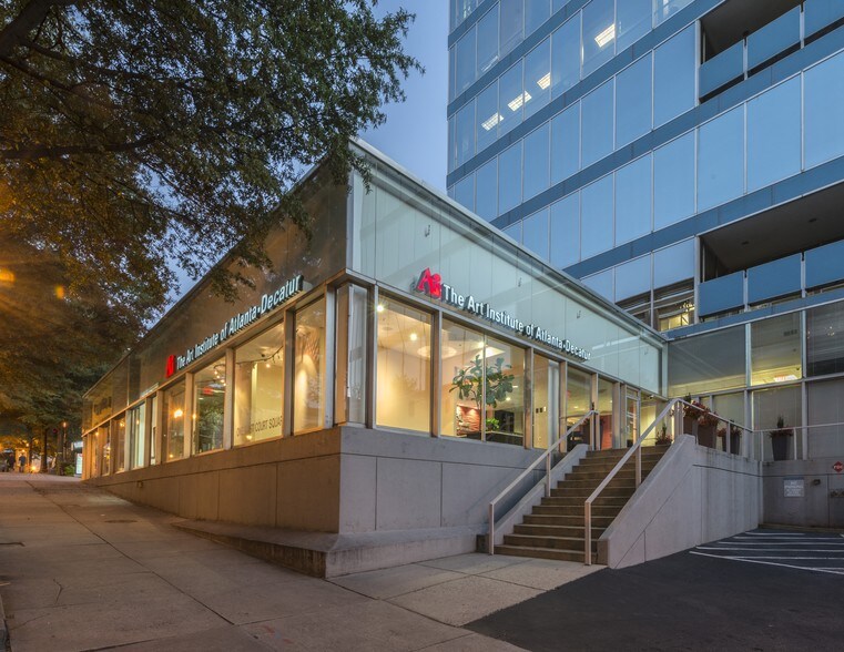 More Photos Of 1 W Court Sq, Decatur Office For Lease