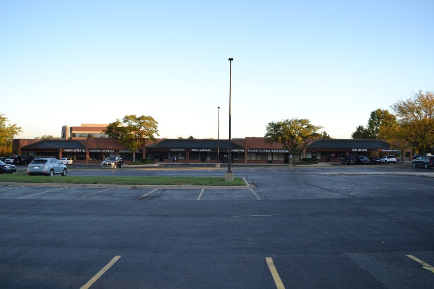More Photos Of 12020-12114 W 87th St Pky, Lenexa Unknown For Lease