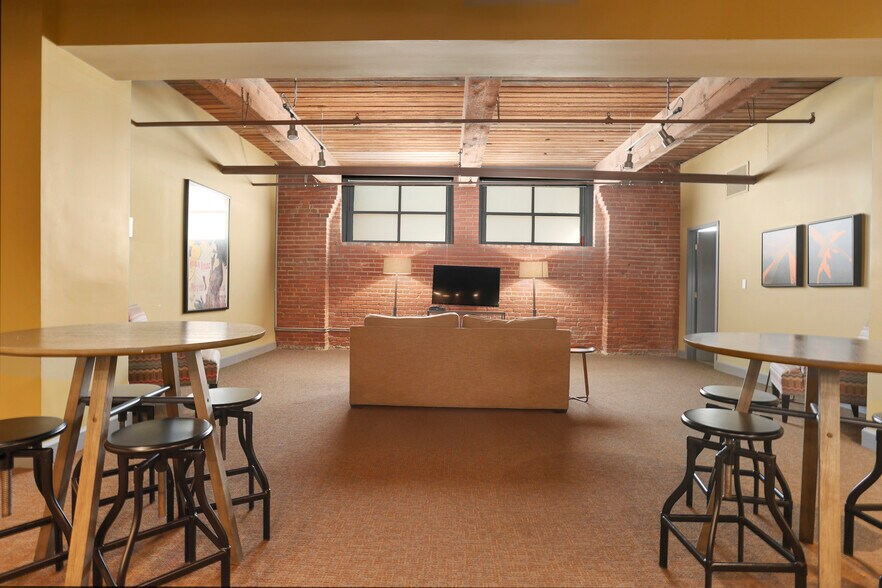 More Photos Of 412 W 8th St, Kansas City Apartments For Sale