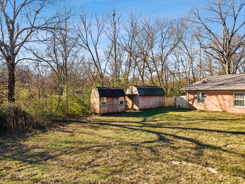 More Photos Of 102 Floyd St, Naples Specialty For Sale