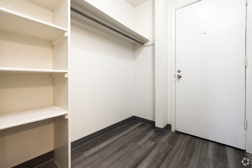 More Photos Of 2025 Jerry Murphy Rd, Pueblo Apartments For Sale