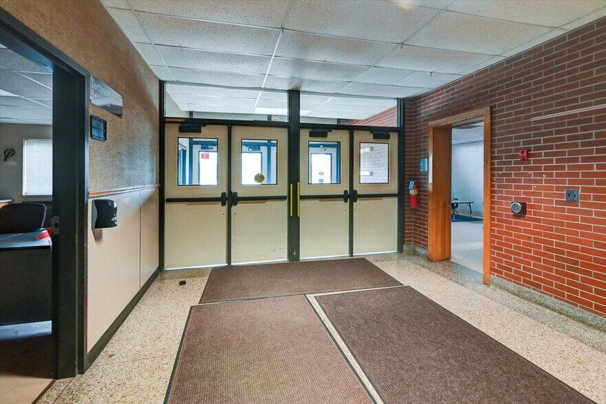 More Photos Of 520 E Holum St, Deforest Schools For Sale