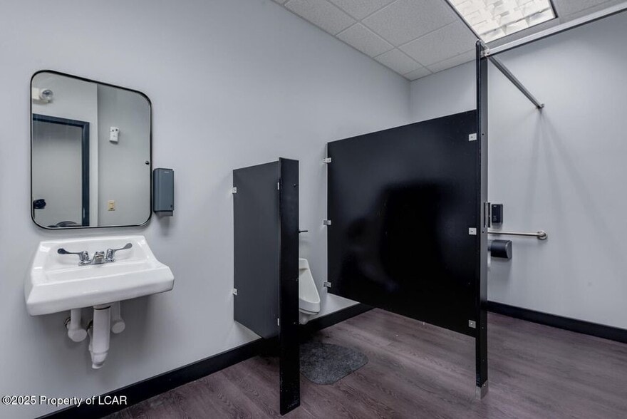 More Photos Of 2 S Main St, Pittston Loft Creative Space For Lease