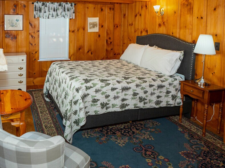 More Photos Of 136 Stewart Rd, Eaton Center Hotel For Sale