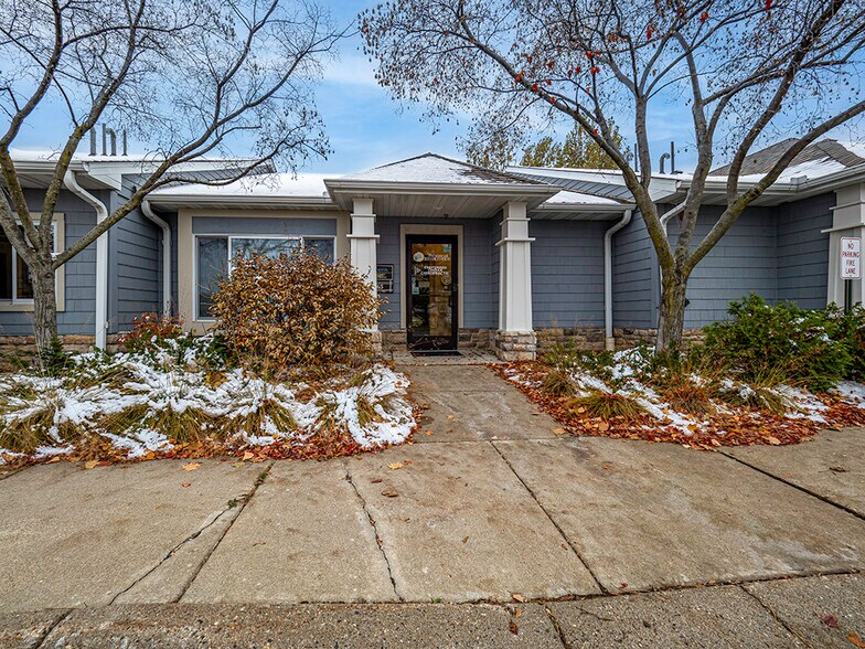 Primary Photo Of 3165 Fernbrook Ln N, Plymouth Office For Lease