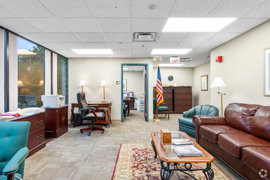 More Photos Of 609 W Johnson Ave, Cheshire Medical For Lease