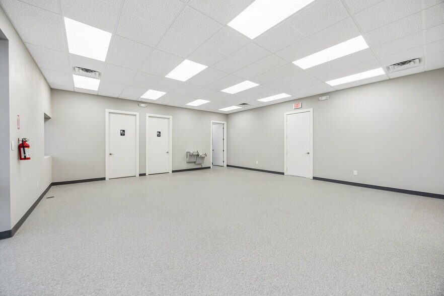 More Photos Of 6819 Theall Rd, Houston Industrial For Sale