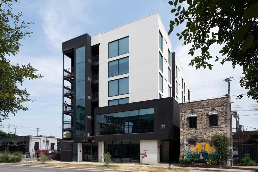 Primary Photo Of 1812 E 6th St, Austin Hospitality For Sale