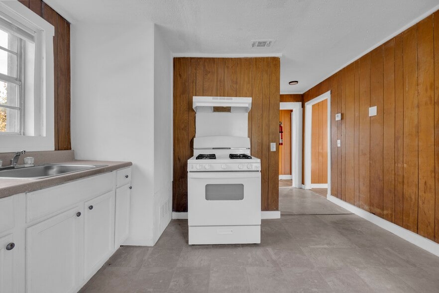 More Photos Of 74 Tom Bayne St, West Point Multifamily For Sale