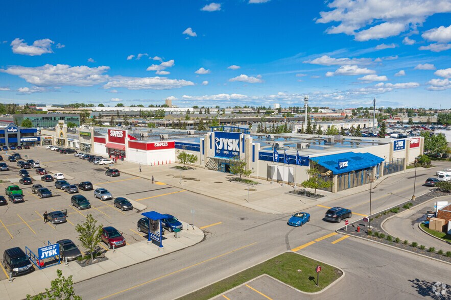 More Photos Of 495 36 St NE, Calgary Storefront Retail Office For Lease