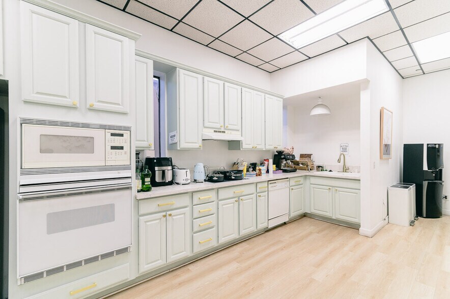 More Photos Of 19010 S Alameda St, Rancho Dominguez Distribution For Lease