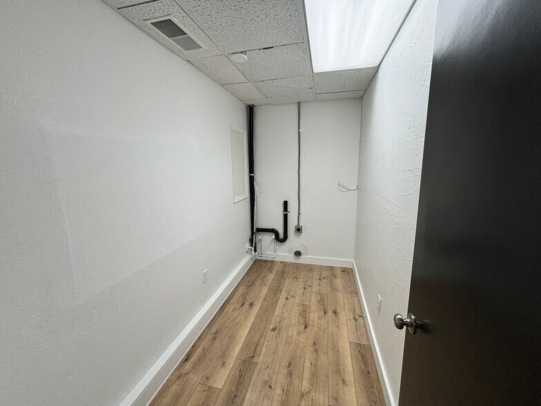 More Photos Of 2185 Liberty St NE, Salem Medical For Lease