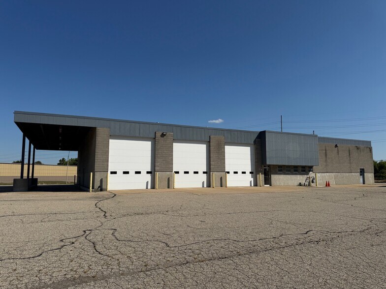 Primary Photo Of 931 Interchange Dr, Holland Office For Lease