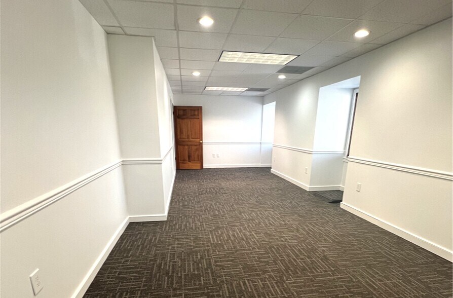 More Photos Of 1242 West Chester Pike, West Chester Office For Sale