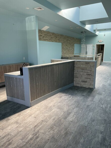 More Photos Of 442 Sunrise Hwy, Rockville Centre Storefront For Sale
