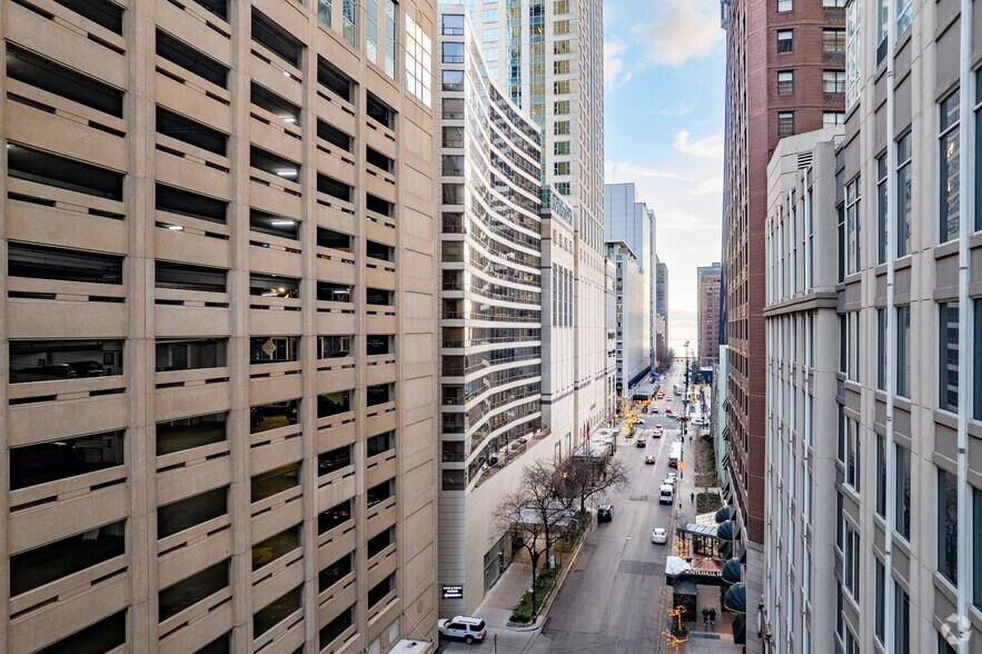Primary Photo Of 110 E Delaware Pl, Chicago Apartments For Sale