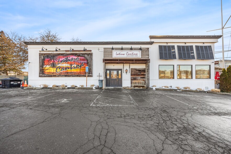Primary Photo Of 348 Black Rock Tpke, Fairfield Restaurant For Sale
