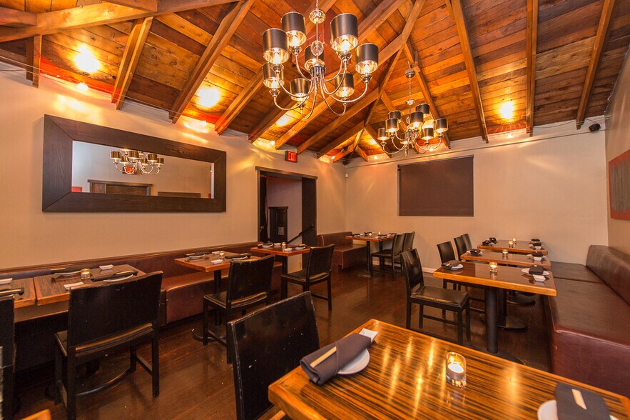 More Photos Of 12223 W Washington Blvd, Los Angeles Restaurant For Lease
