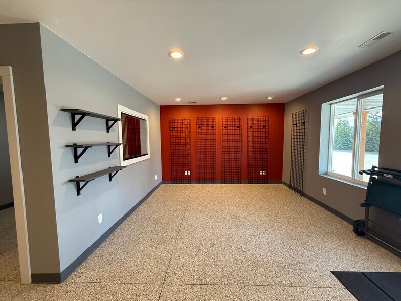 More Photos Of 11775 Cedar Rock Dr Ne, Rockford Industrial For Lease