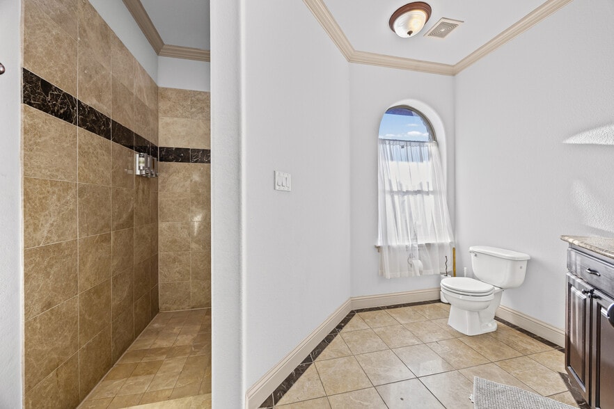 More Photos Of 5100 Mission Ave, Dallas Apartments For Sale