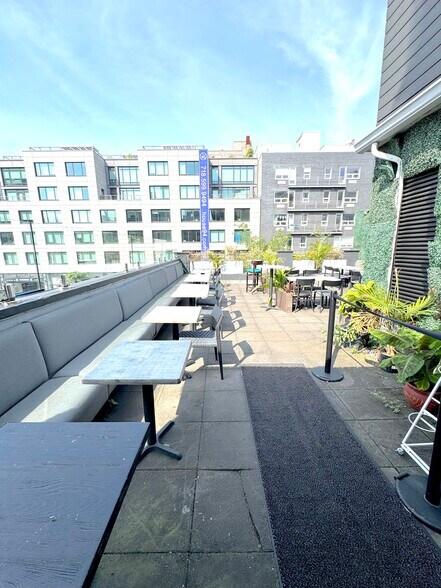 More Photos Of 128 Metropolitan Ave, Brooklyn Restaurant For Lease