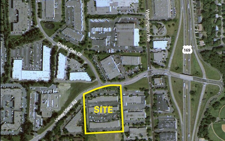 More Photos Of 9901-9927 Valley View Rd, Eden Prairie Showroom For Lease