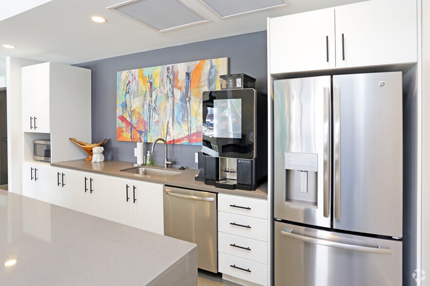 More Photos Of 1415 Cuming St NE, Omaha Apartments For Lease