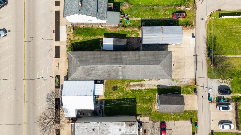 More Photos Of 438 Walnut St, Lawrenceburg Self Storage For Sale