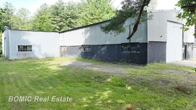 More Photos Of 9010 Dixie Hwy, Birch Run Warehouse For Lease