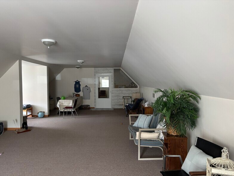 More Photos Of 621 S Grand Ave, Fowlerville Office Residential For Sale