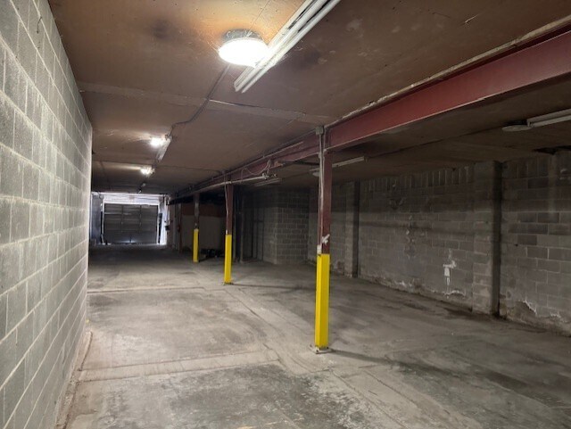 More Photos Of 2009 S Hullen St, Metairie Warehouse For Lease
