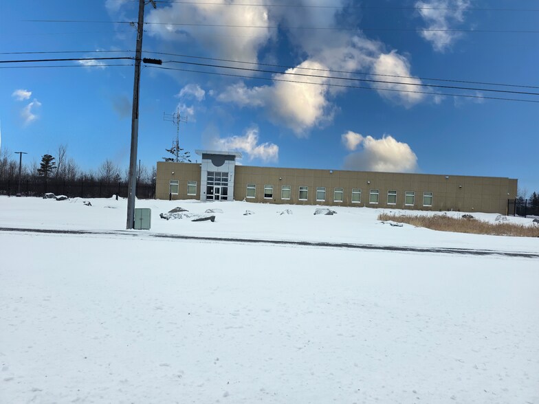 More Photos Of 312 Highway 11 E, International Falls Office For Sale