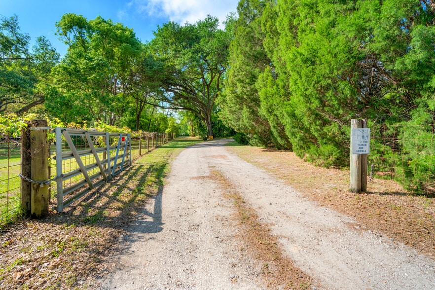 More Photos Of 4045-4049 Allen Rd, Zephyrhills Manufactured Housing Mobile Home Park For Sale