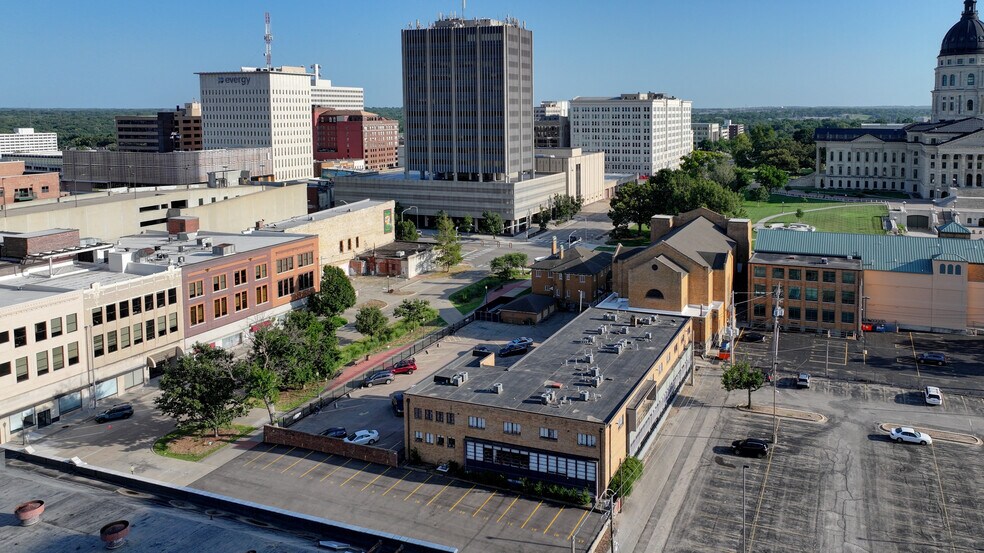 More Photos Of 735 SW Jackson St, Topeka Apartments For Sale