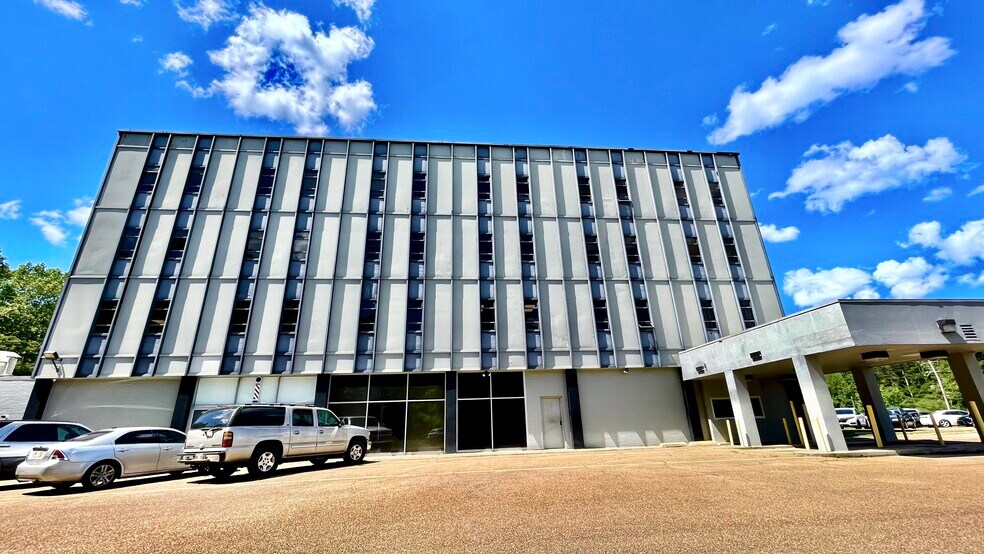 More Photos Of 1815 Hospital Dr, Jackson Medical For Sale