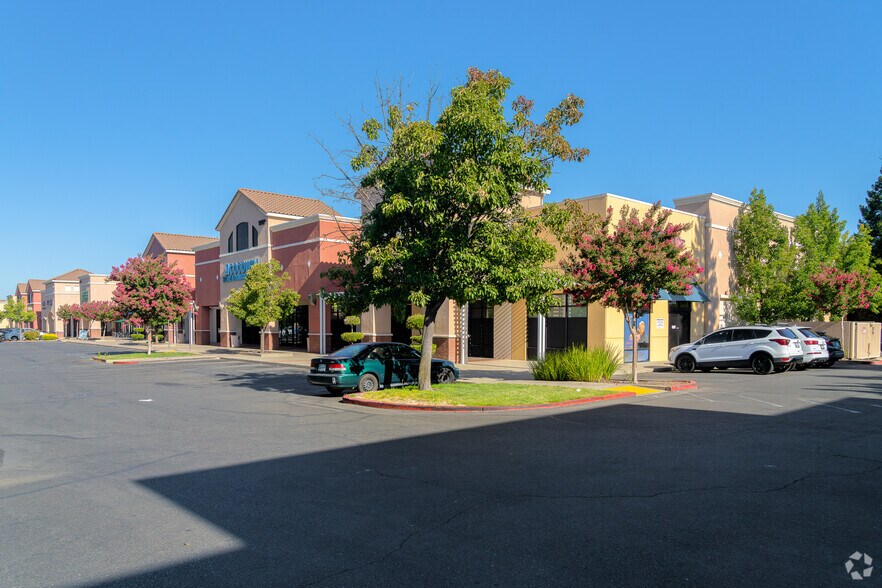 More Photos Of 9400 Fairway Dr, Roseville Storefront For Lease