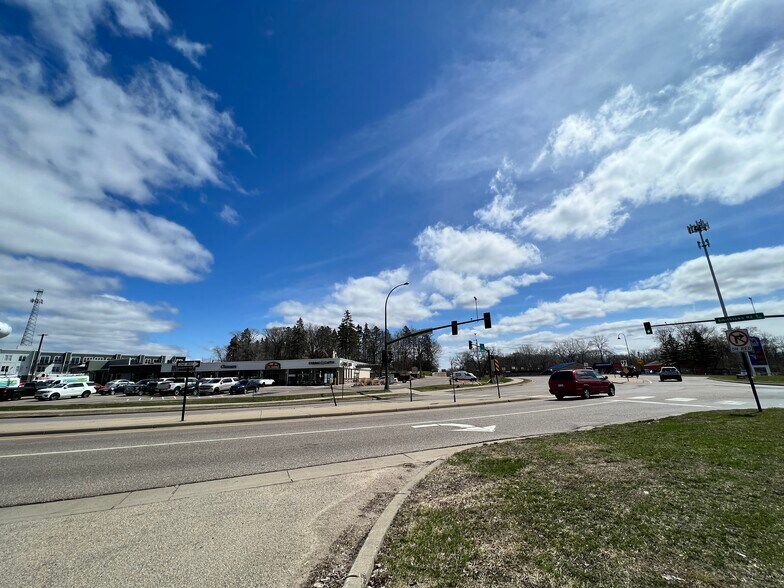 More Photos Of 5660 Manitou Rd, Shorewood Freestanding For Sale