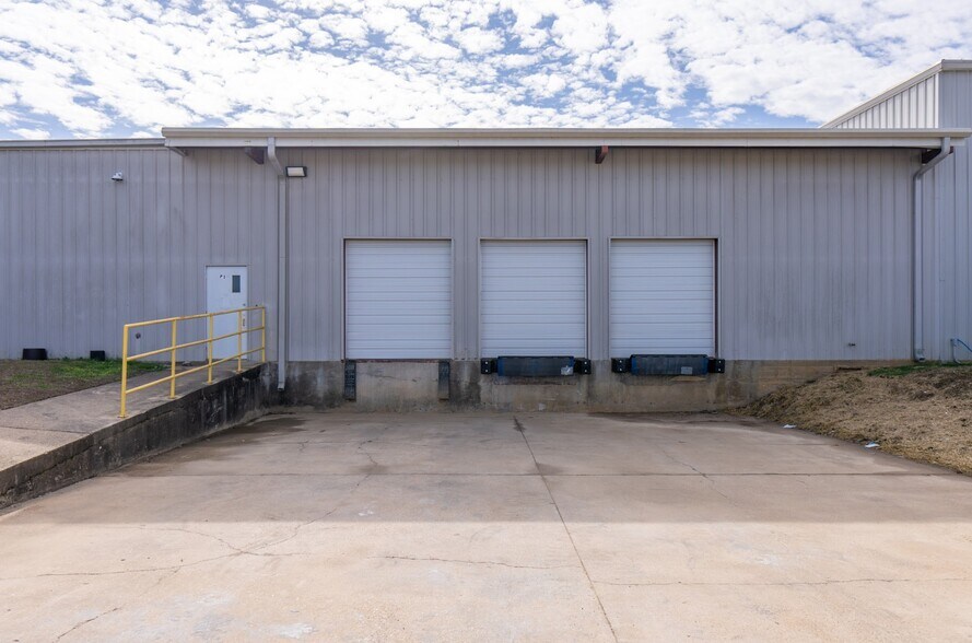 More Photos Of 135 Industrial Dr N, Madison Warehouse For Sale
