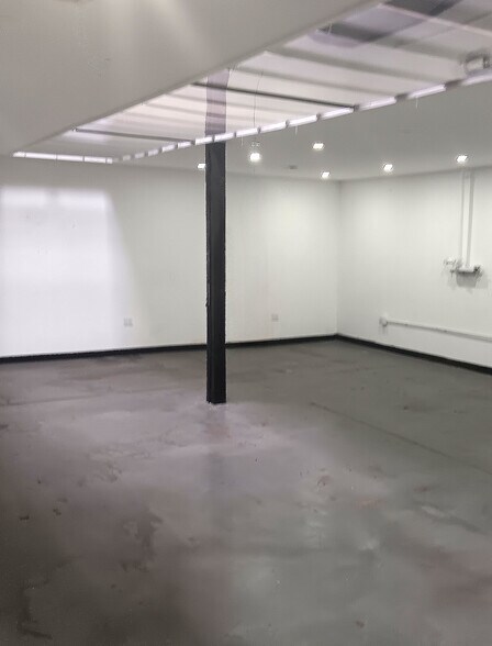 More Photos Of 2824-2828 E 12th St, Los Angeles Manufacturing For Lease