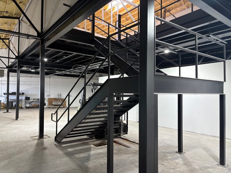 More Photos Of 1737 NW 5th St, Oklahoma City Warehouse For Lease