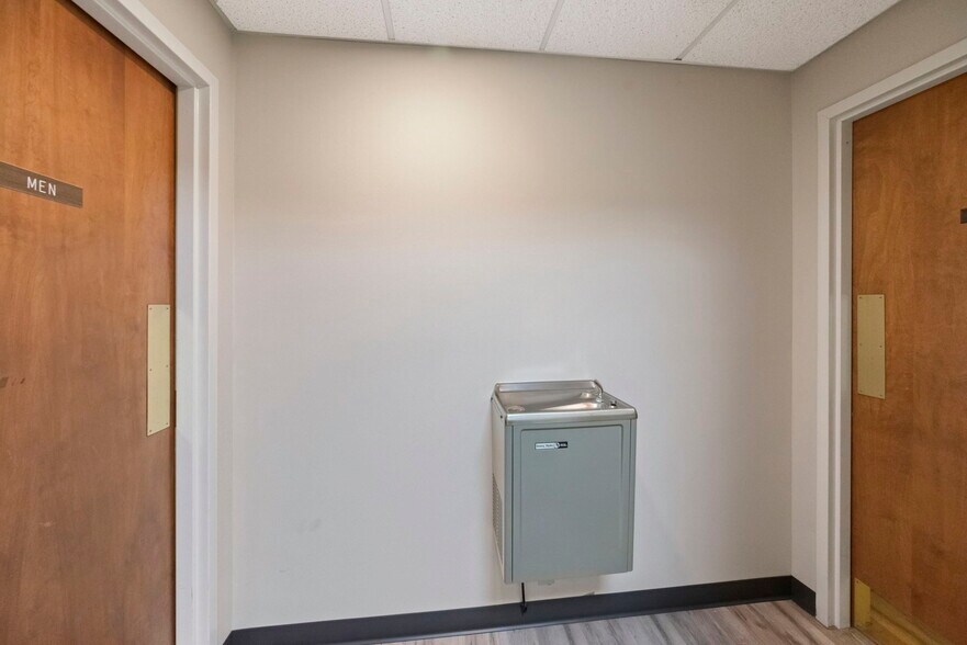 More Photos Of 3768 Rome Dr, Lafayette Office For Lease