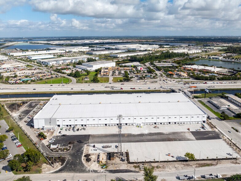 More Photos Of 10900 NW 128th Street, Medley Warehouse For Lease